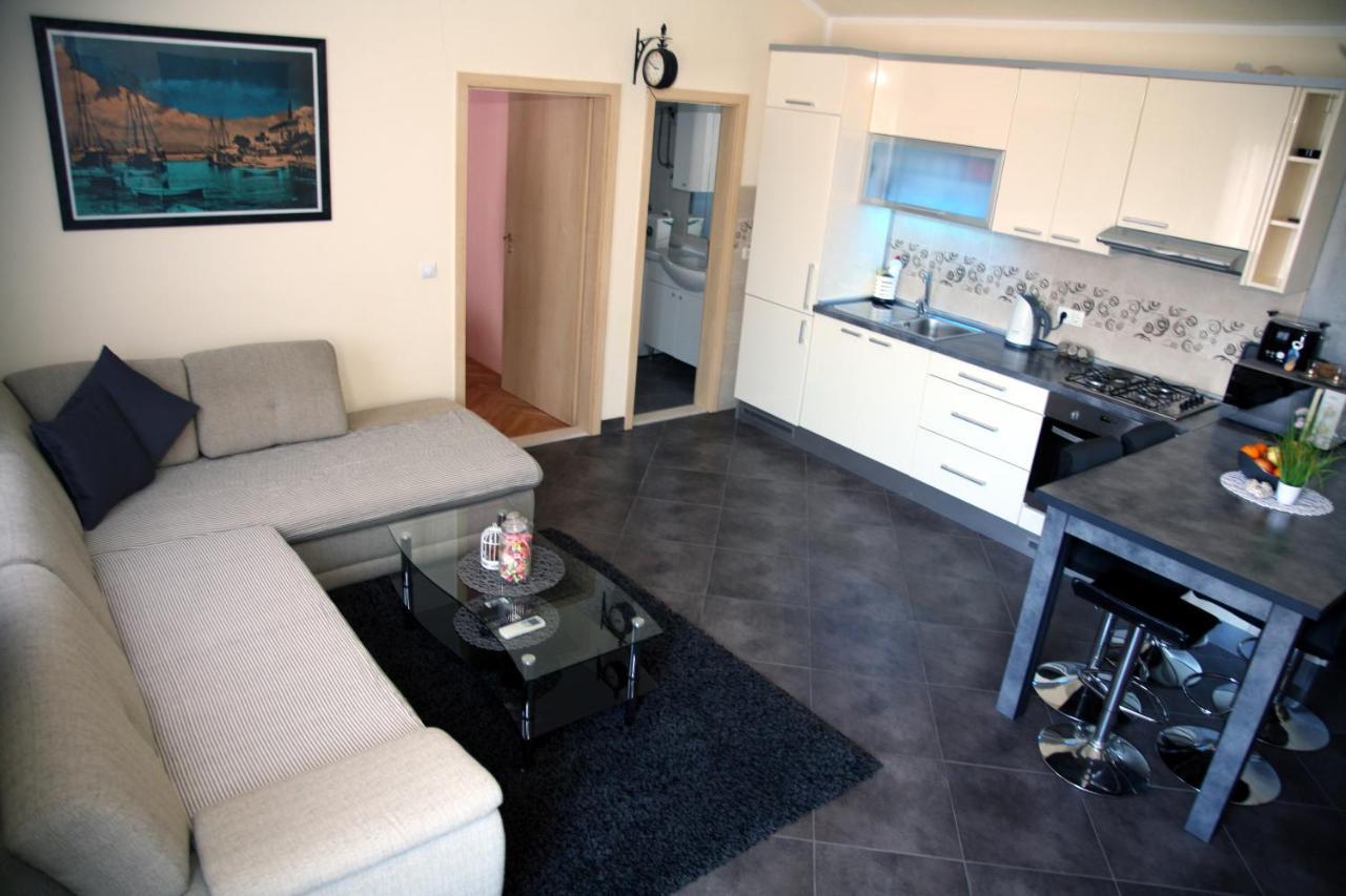 Apartment Del Mar Vinisce Exterior photo